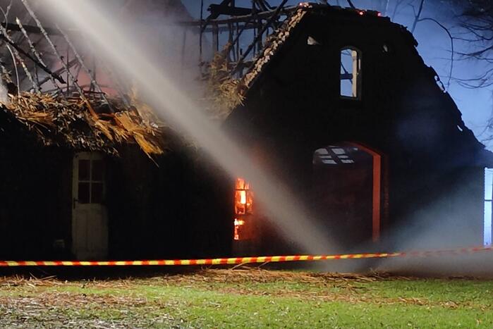 Uitslaande brand in leegstaande woning