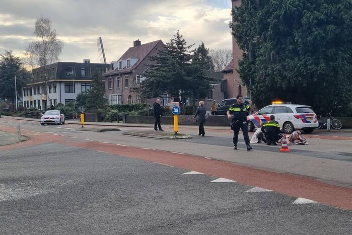 Fietser gewond bij aanrijding met auto