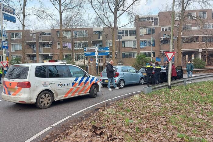 Kop-staartbotsing tussen auto en lesauto