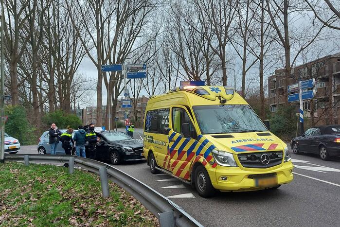 Kop-staartbotsing tussen auto en lesauto