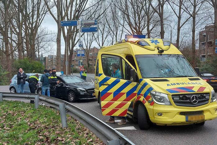 Kop-staartbotsing tussen auto en lesauto