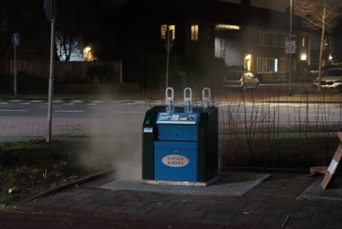 Rookontwikkeling bij brand in papiercontainer