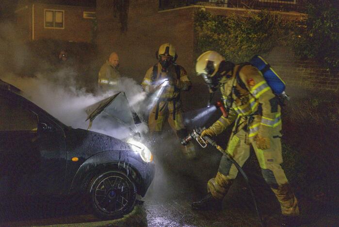 Auto in vlammen op