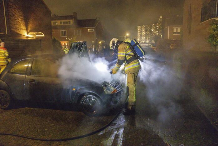 Auto in vlammen op