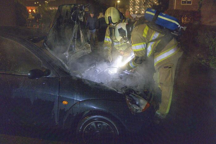 Auto in vlammen op