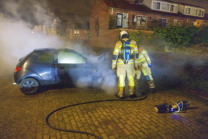 Auto in vlammen op