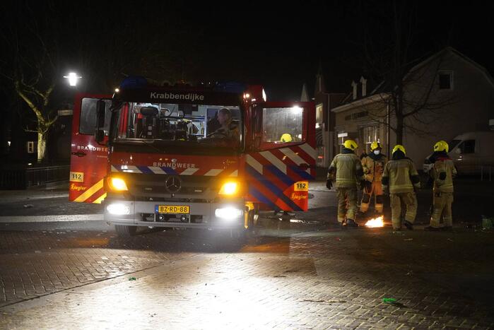 Spuitbus met WD40 in brand gestoken