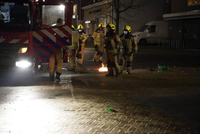 Spuitbus met WD40 in brand gestoken