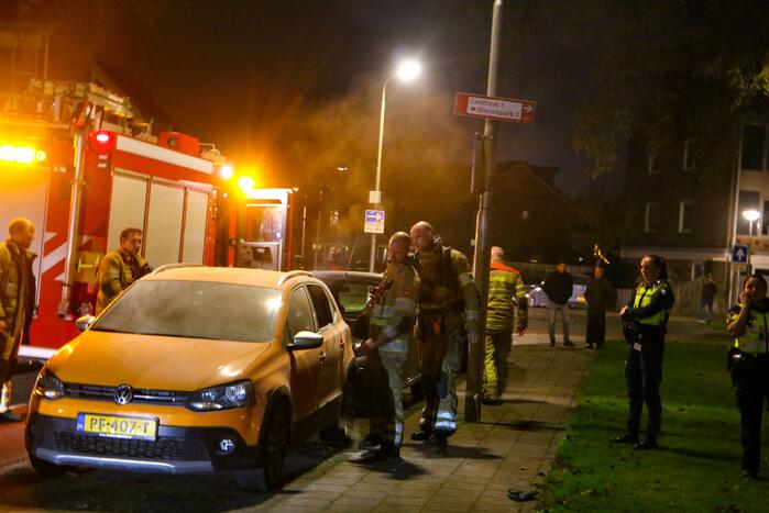 Brand in geparkeerde auto