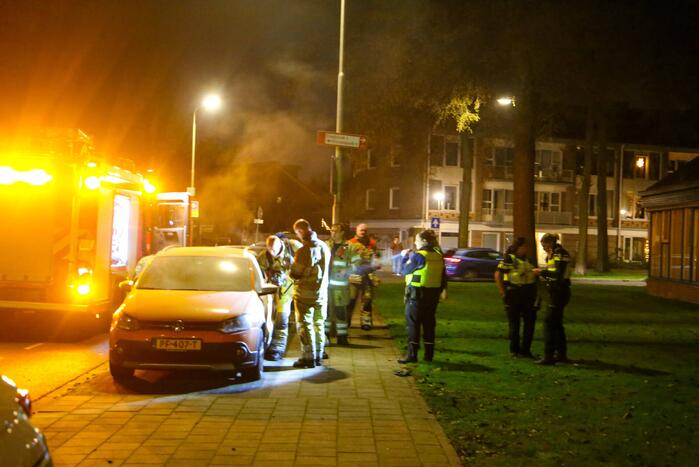 Brand in geparkeerde auto