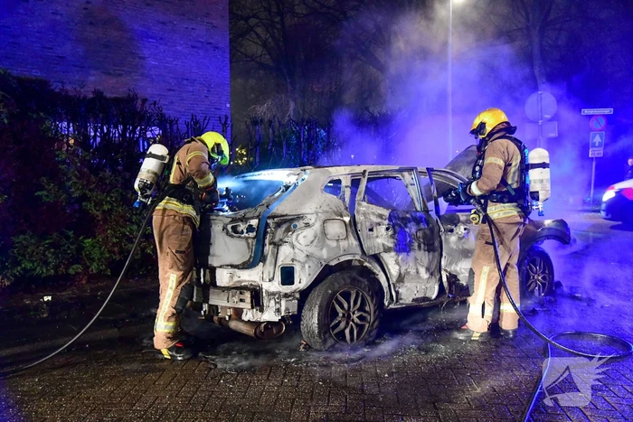 Personenauto verwoest door brand