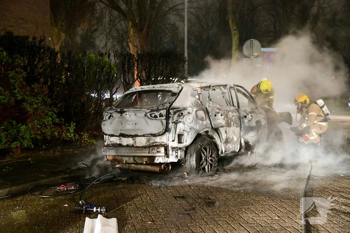 Personenauto verwoest door brand