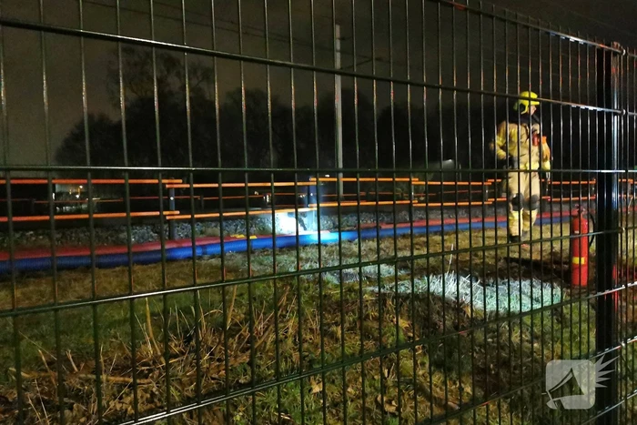 Brand in hoogspanningsleiding langs spoor
