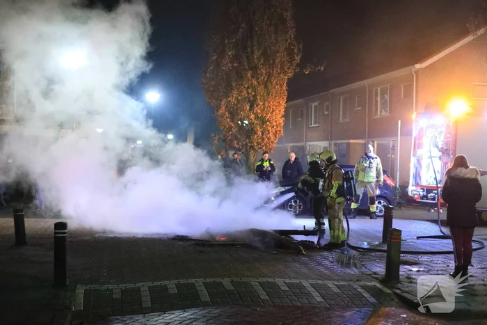 Pallets in brand op kruising