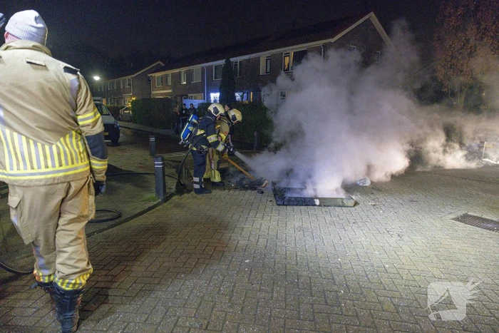 Pallets in brand op kruising