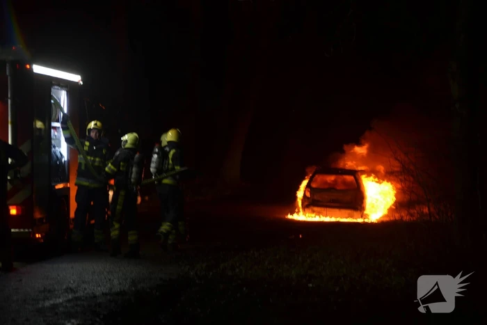 Auto volledig uitgebrand