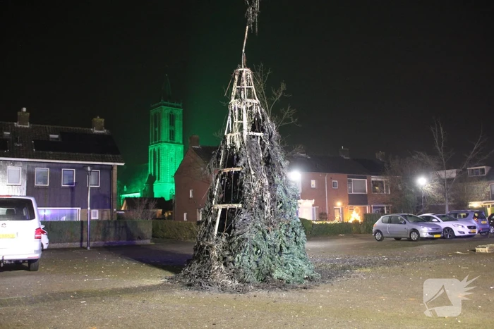 Grote kerstboom in brand