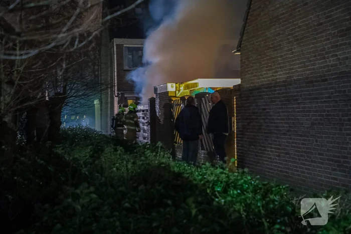 Uitslaande brand in schuur van woning