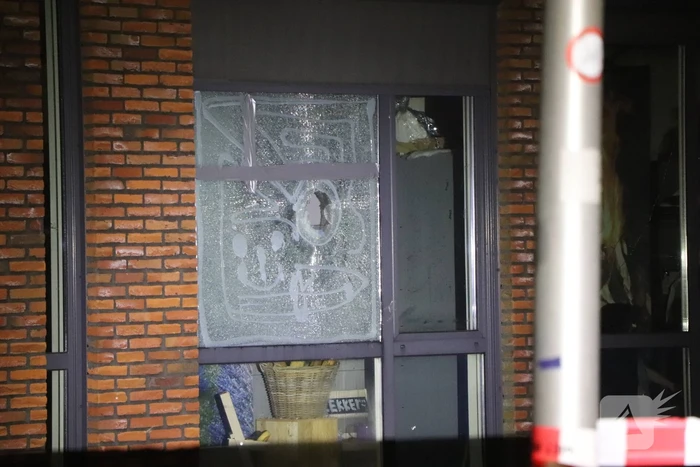 EOD ingezet voor aantreffen vuurwerk na vernielingen bij school