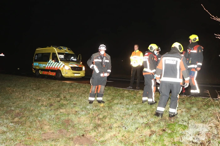 Zoekactie naar persoon na ongeval tussen twee voertuigen
