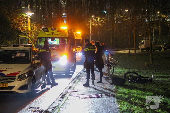 Omstander valt flauw door ongeval met fietser