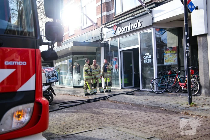 Veel rook bij grote brand in garage
