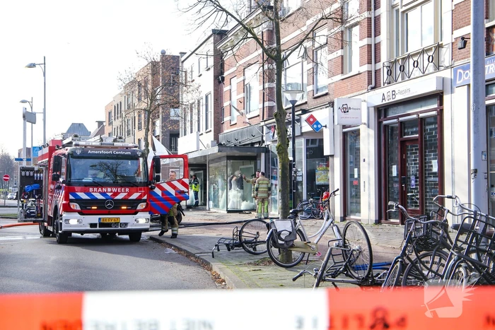 Veel rook bij grote brand in garage