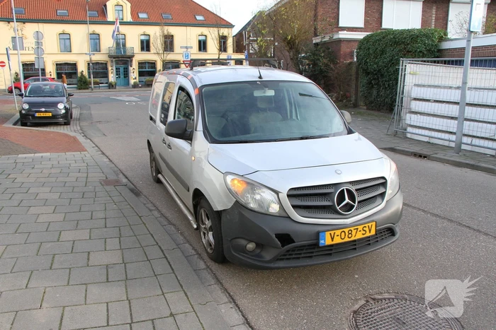 Frontale aanrijding tussen twee voertuigen