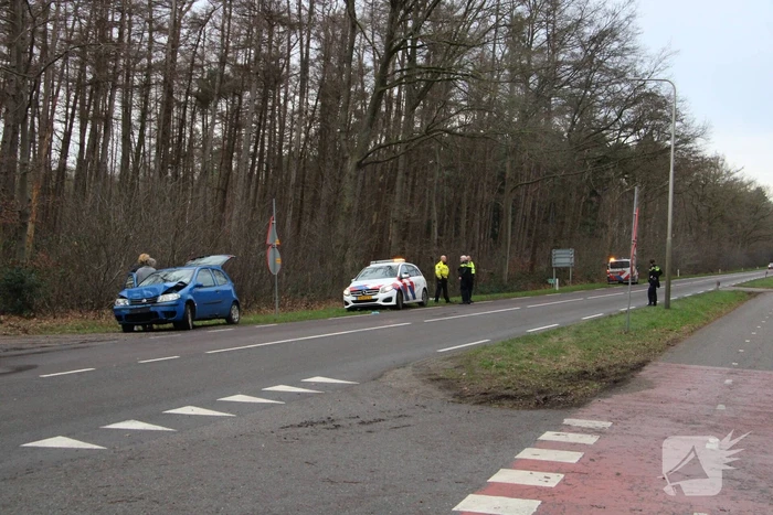 Twee auto's op elkaar geklapt