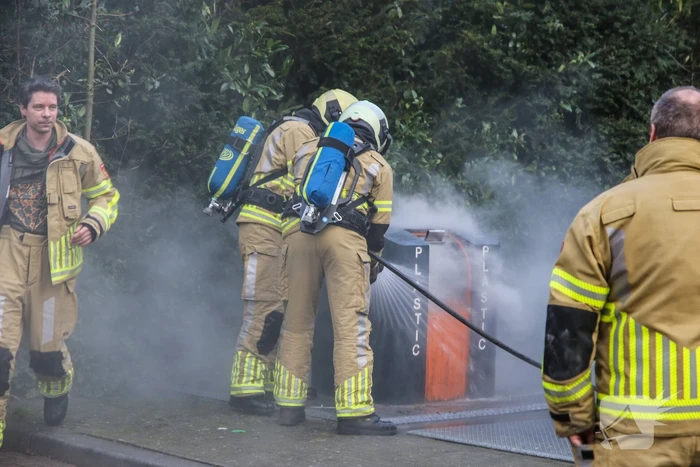 Brand ontstaan in ondergrondse plastic container