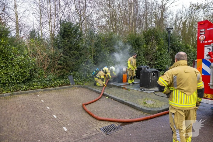 Brand ontstaan in ondergrondse plastic container