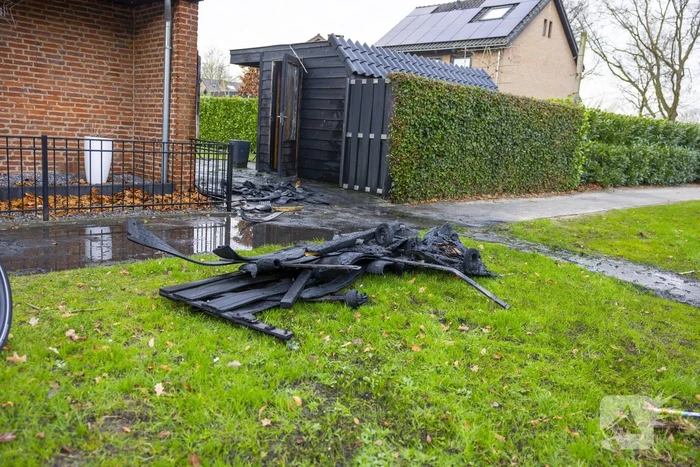Brand ontstaan door vuurwerkresten in kliko