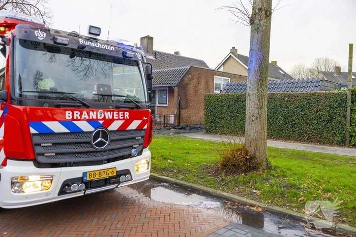 Brand ontstaan door vuurwerkresten in kliko