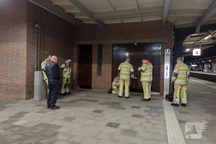 Persoon uit benarde situatie bevrijdt