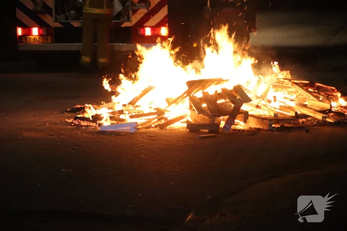Pallets in brand gestoken
