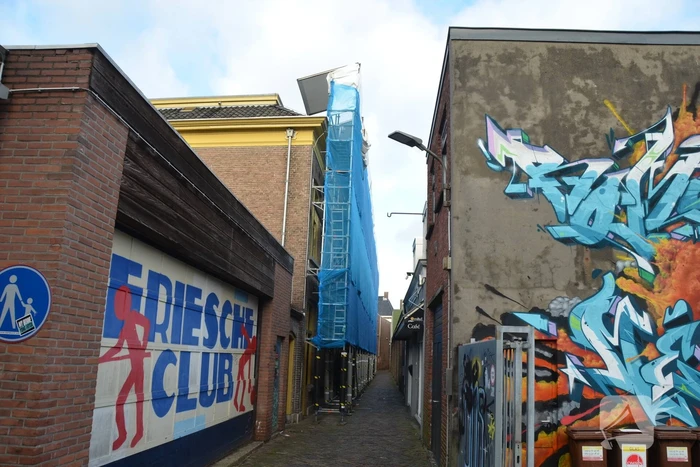 Steigerdeel losgekomen door harde wind