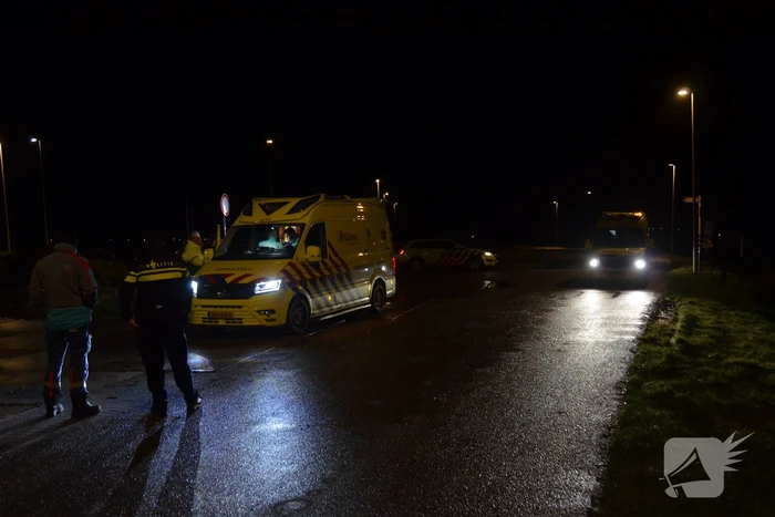 Auto volledige uitgebrand, bestuurder zwaargewond