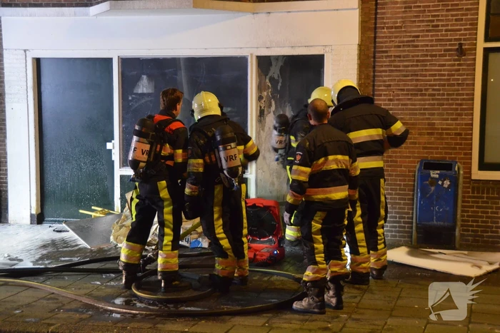 Flinke rookontwikkeling door brand in woning