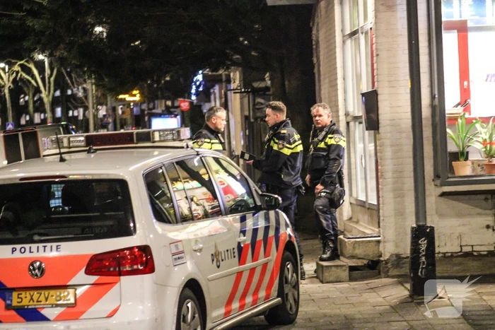Politie doet onderzoek naar overval op snackbar