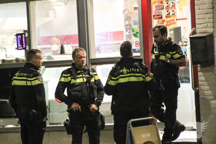 Politie doet onderzoek naar overval op snackbar