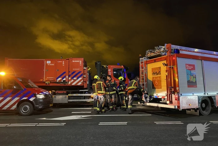 Weg afgesloten vanwege grote brand