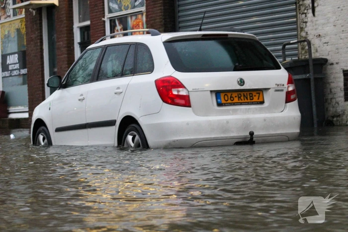 Straten onder water door springtij