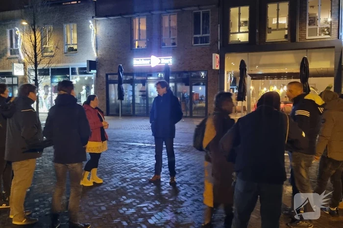 Groep mensen aanwezig bij demonstratie
