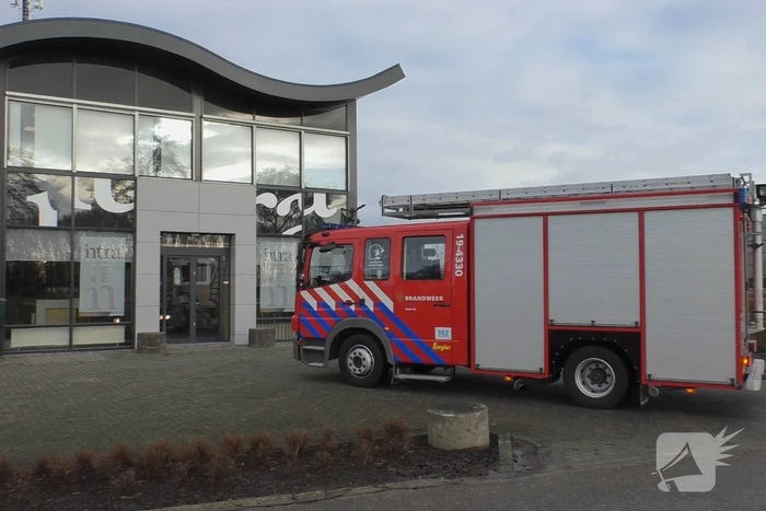 Brandweer controleert zaagmachine