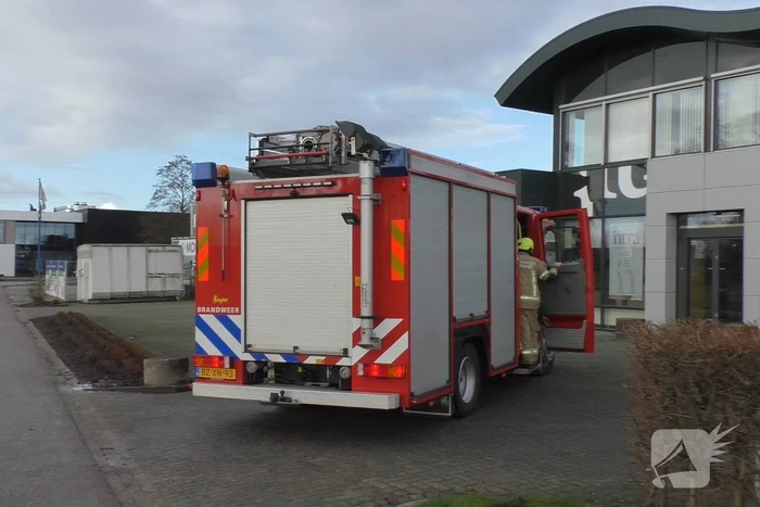 Brandweer controleert zaagmachine
