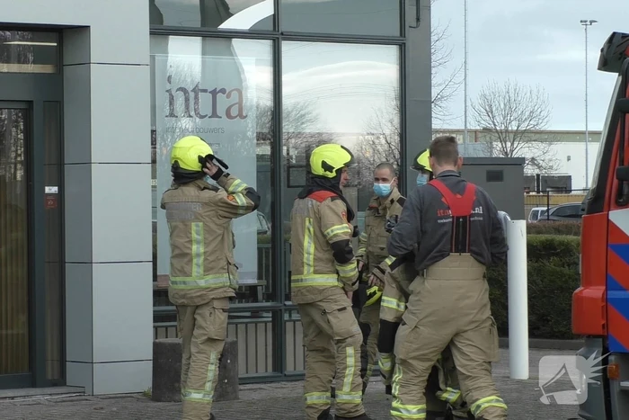 Brandweer controleert zaagmachine