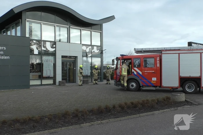 Brandweer controleert zaagmachine
