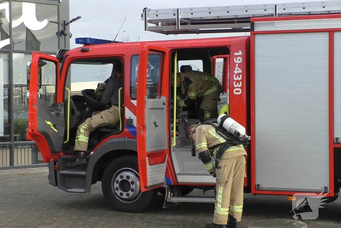 Brandweer controleert zaagmachine