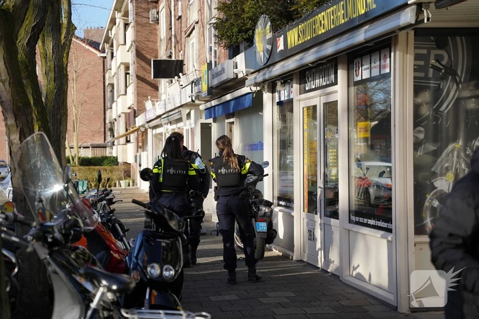 Politie doet onderzoek naar overval op tabakspeciaalzaak