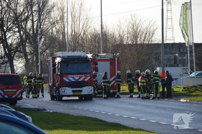 Straat afgezet na gaslekkage in bedrijfspand